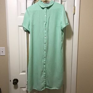 Sea foam t-shirt dress fits like a Large